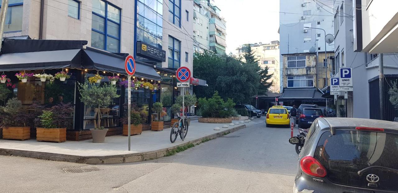 Nevila'S Apartment Тирана Экстерьер фото