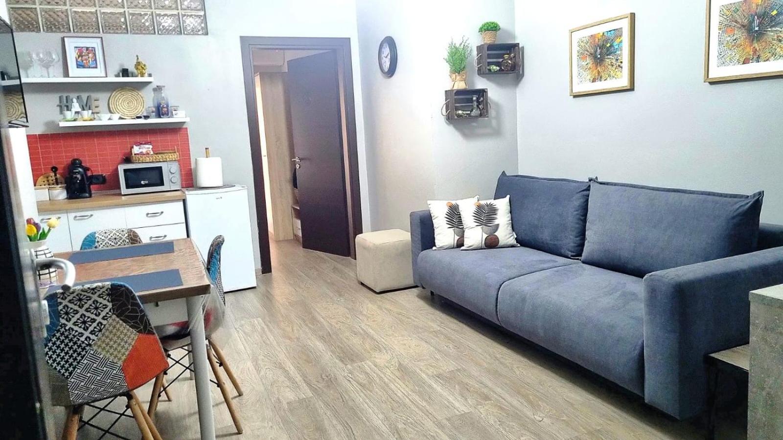 Nevila'S Apartment Тирана Экстерьер фото