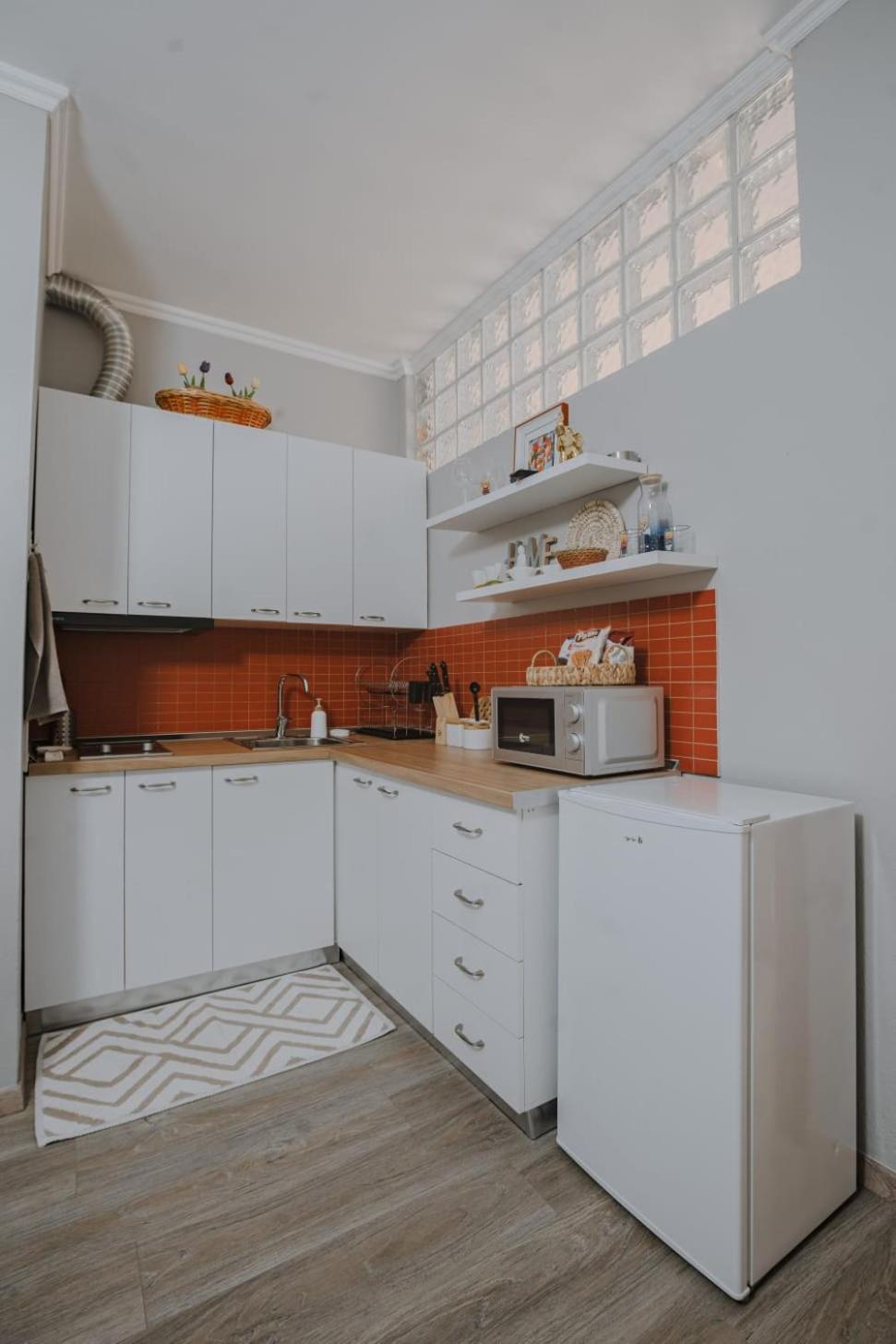 Nevila'S Apartment Тирана Экстерьер фото