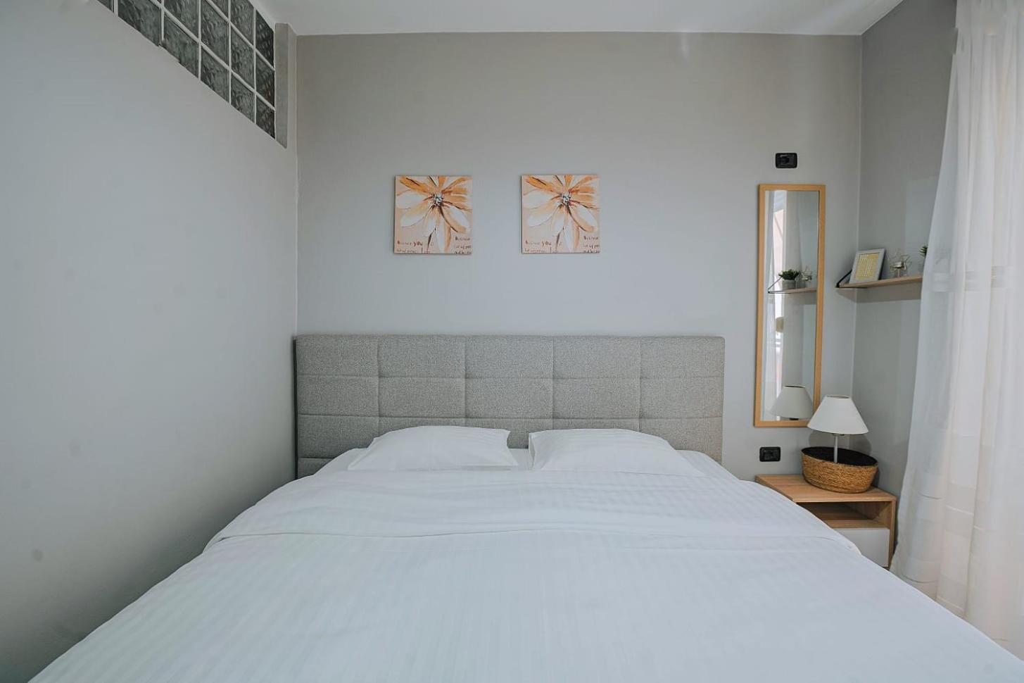 Nevila'S Apartment Тирана Экстерьер фото